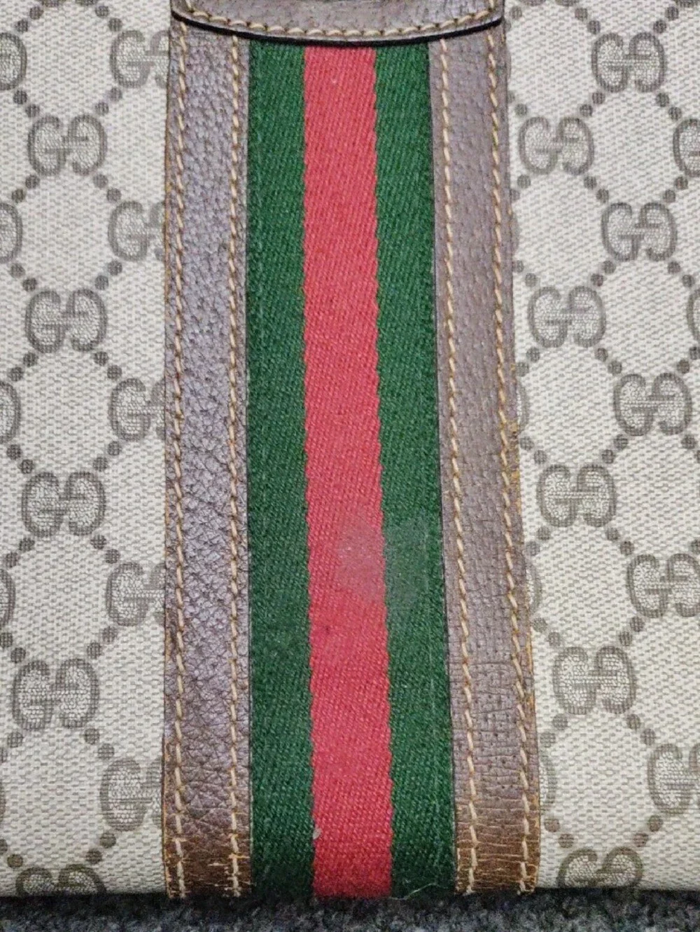 Gucci Beige GG Supreme Canvas Folio with Green and Red Web